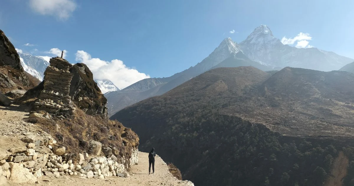 Mt Amadablam on the way to chukung village