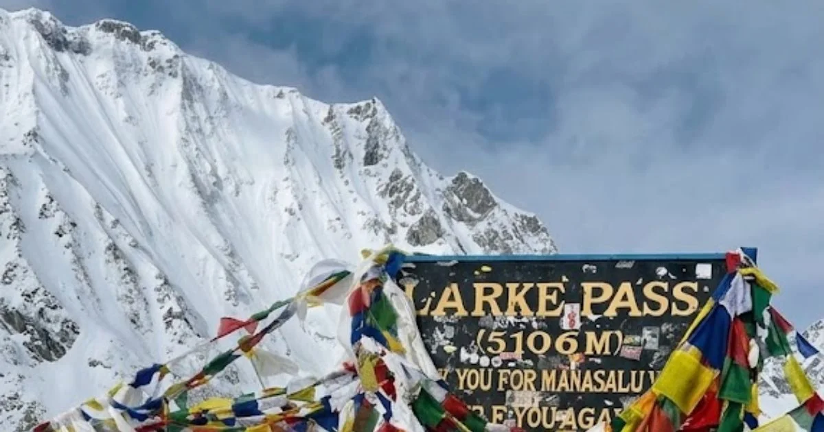 Larke-la pass during the manaslu circuit trek