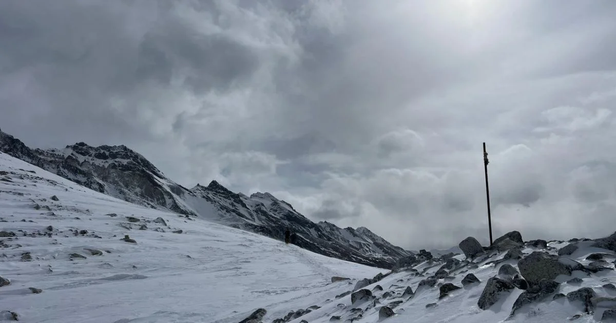 on the way to Larkela pass