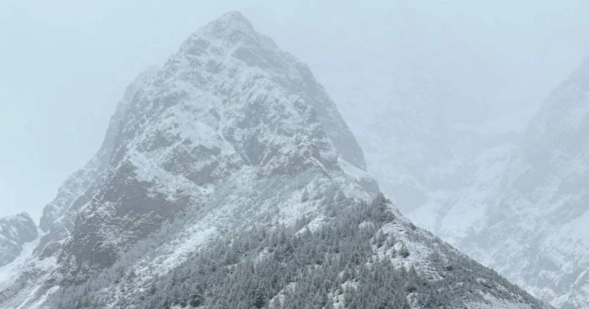 Changing weather during the trek