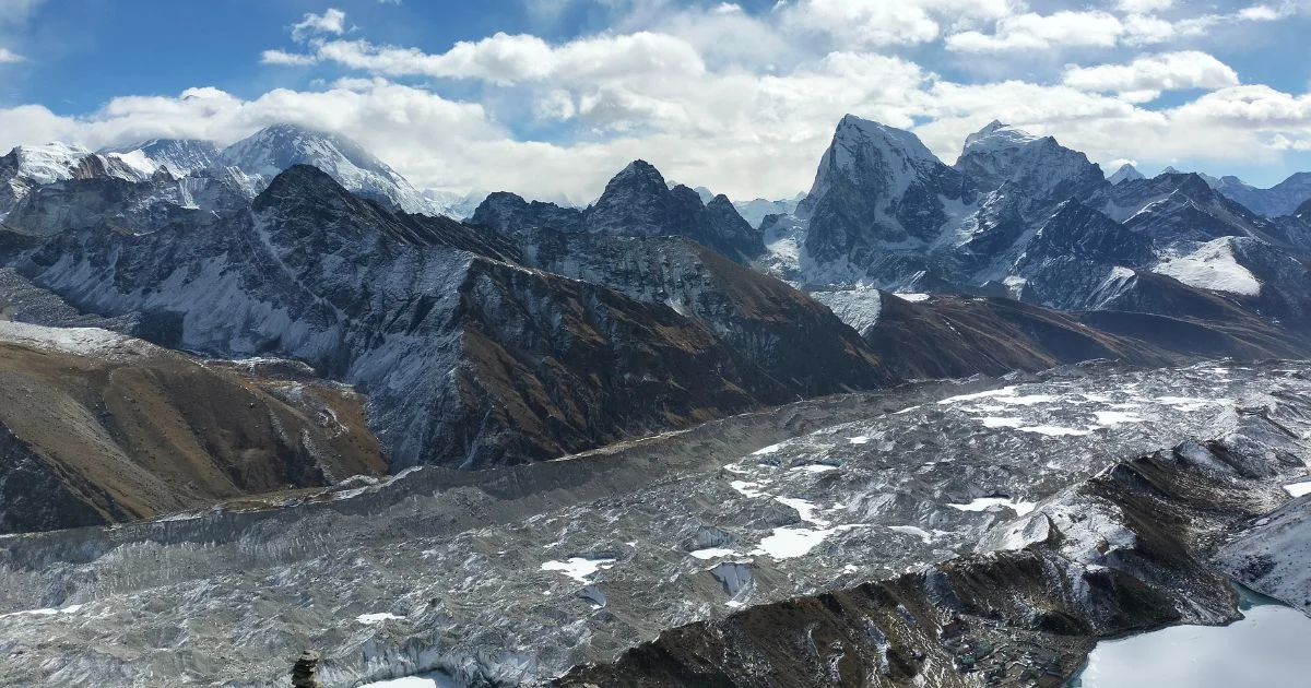 Khumbu Glacier and gokyo lake view from Gokyo r