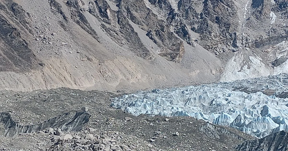 Khumbu Glacier, Nepal largest high mountain glacier