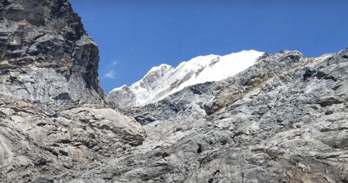 lobuche climbing
