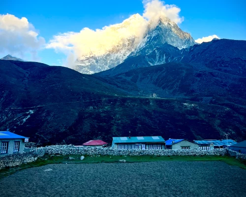 Beautyfull Valley In Everest Trek